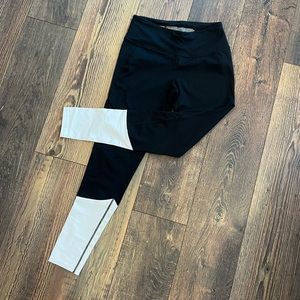 Victoria’s Secret knockout black leggings